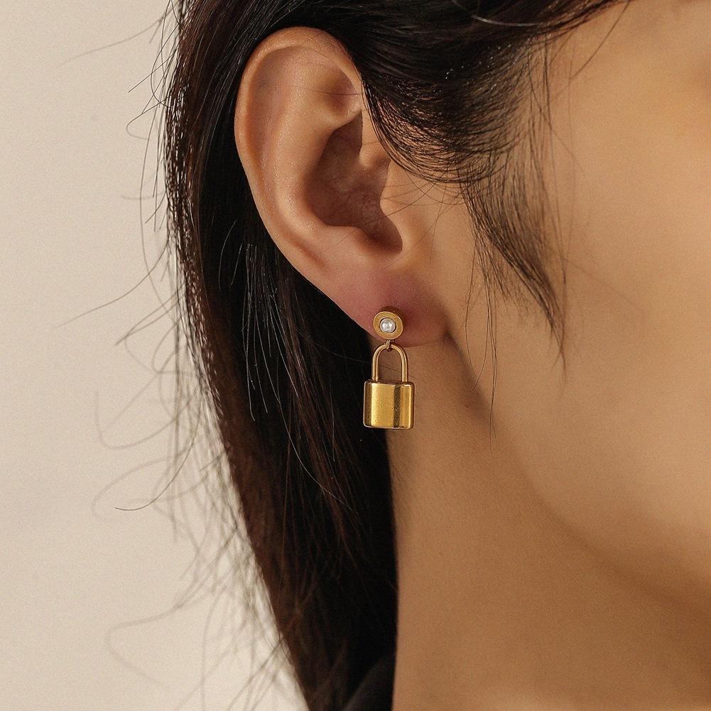 Fashionable titanium steel earrings simple and trendy stainless steel gold-plated color-preserving earrings can be customized according to drawings and samples