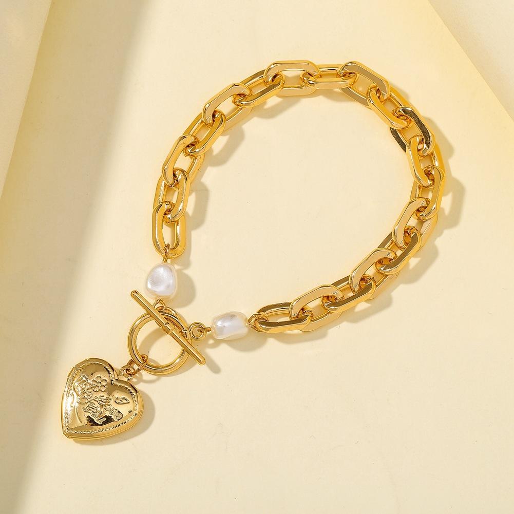 Pearl Metal Chain Simple Love Can Open Photo Box Bracelet Personality OT Buckle Peach Heart Hand Jewelry