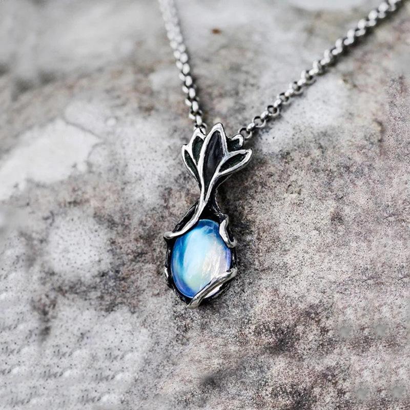 Jewelry Moonstone Pendant Necklace Female Niche Design Summer Accessories Retro Flower Jewelry