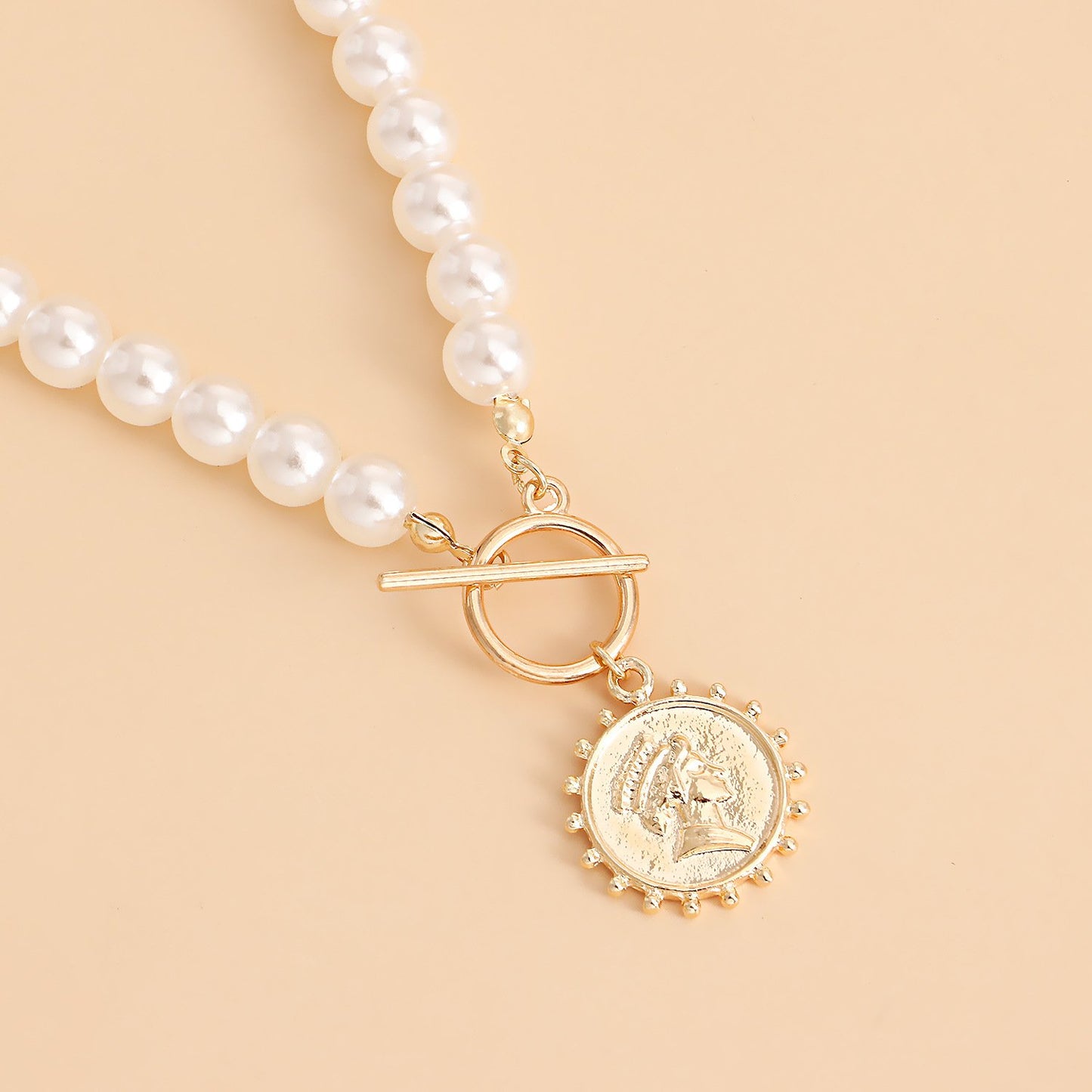 Jewelry ins imitation pearl necklace Queen Elizabeth pendant necklace female niche design sense