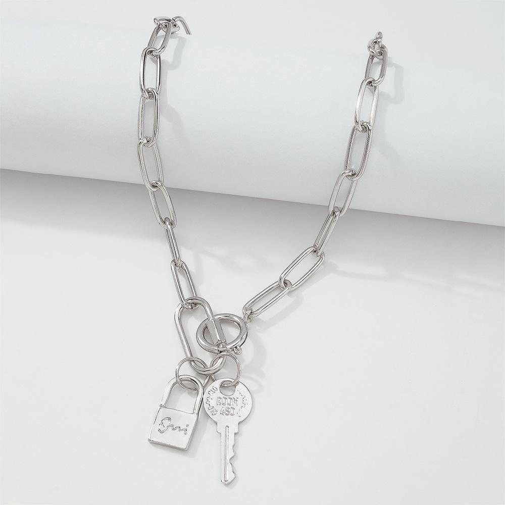N936 Single Layer Key Lock Pendant Necklace Exaggerated Punk Personality Necklace Geometric Fashion Necklace Women