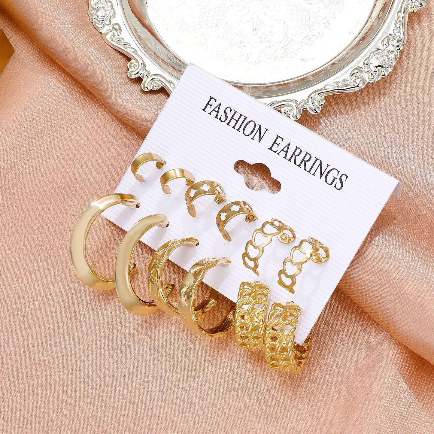 Fashionable Metal Hoop Earrings 6 Pairs Set Exaggerated Retro Geometric Earrings Versatile Earrings