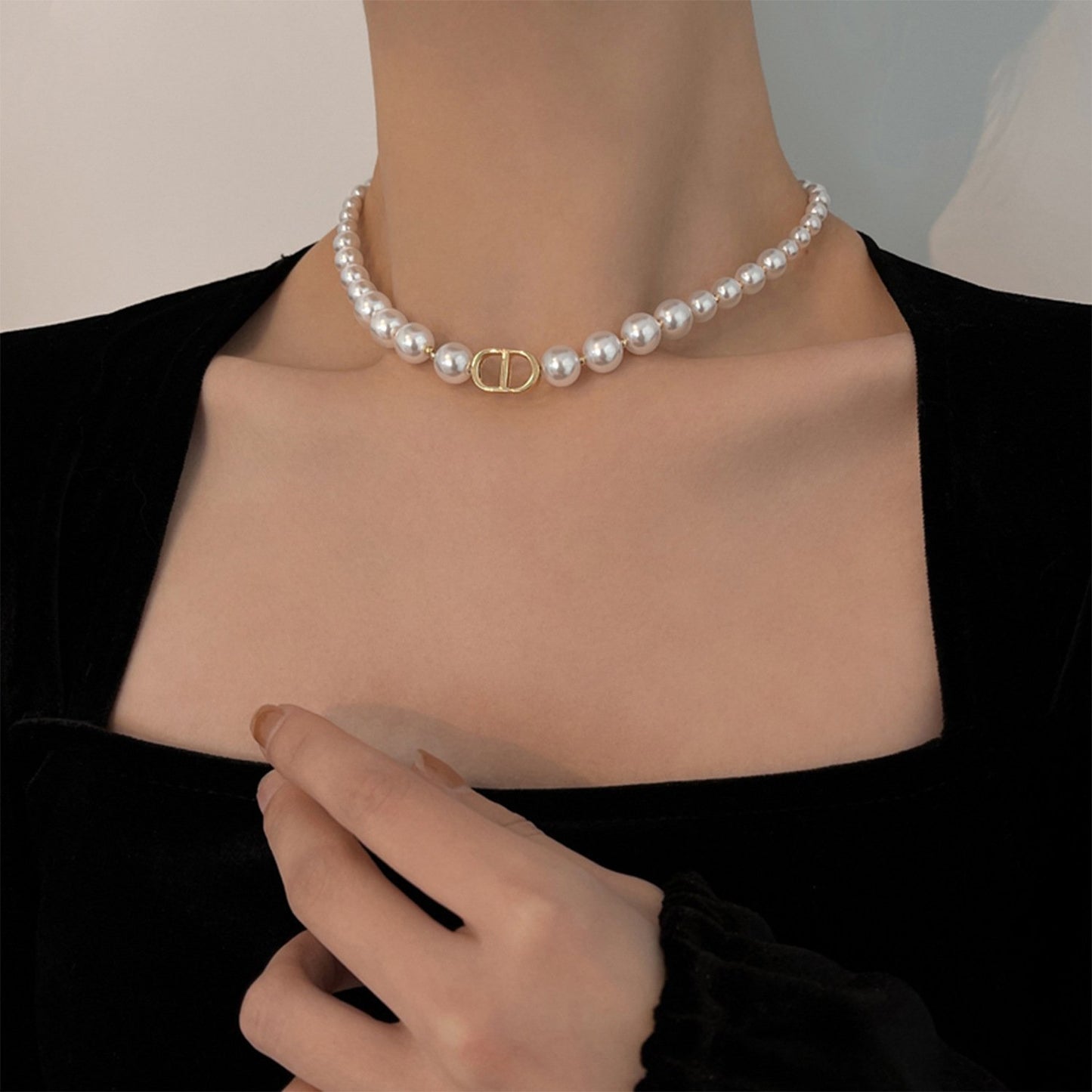 Light luxury niche design sense advanced imitation pearl necklace splicing fashion temperament neck choker collarbone chain female