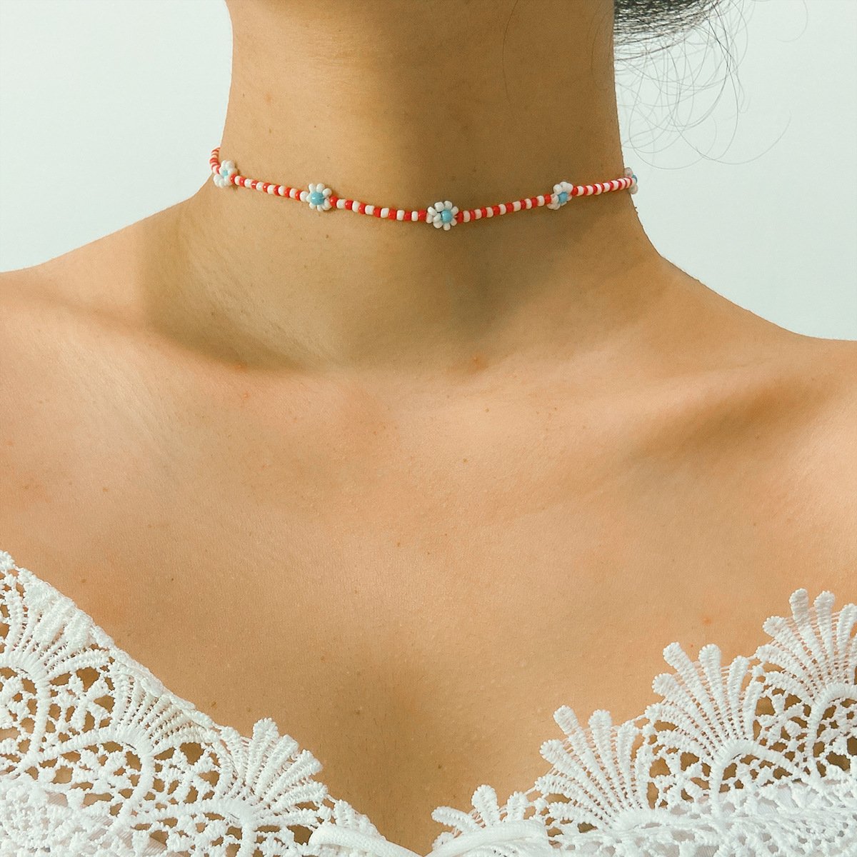 Bohemia Holiday Colorful Daisy Flower Necklace Simple Retro Beaded Clavicle Necklace Women