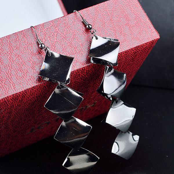 Long Rhombus Metal Sequin Earrings Fashion Shiny Disc Earrings