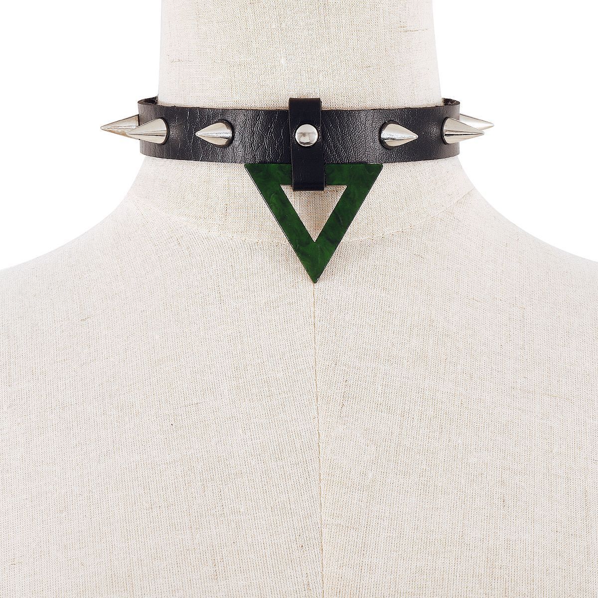N1869 Retro Leather Rivet Dark Black Necklace Resin Triangle Exaggerated Retro Gothic Necklace