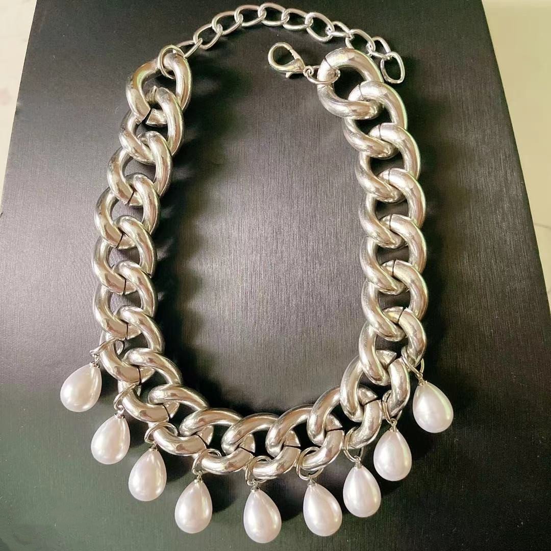 Chain Creative Jewelry Personality Exaggerated Trendy Female Aluminum Chain Clavicle Necklace Retro Imitation Pearl Pendant Item