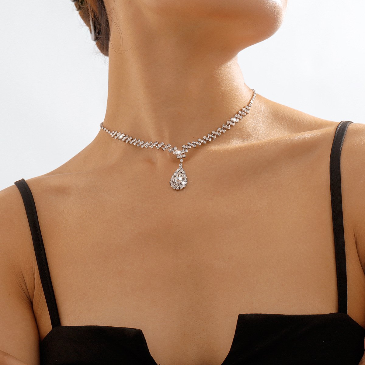 N1874 Exquisite Claw Chain Drop Diamond Necklace Light Luxury Romantic Retro Elegant Geometric Temperament Clavicle Chain