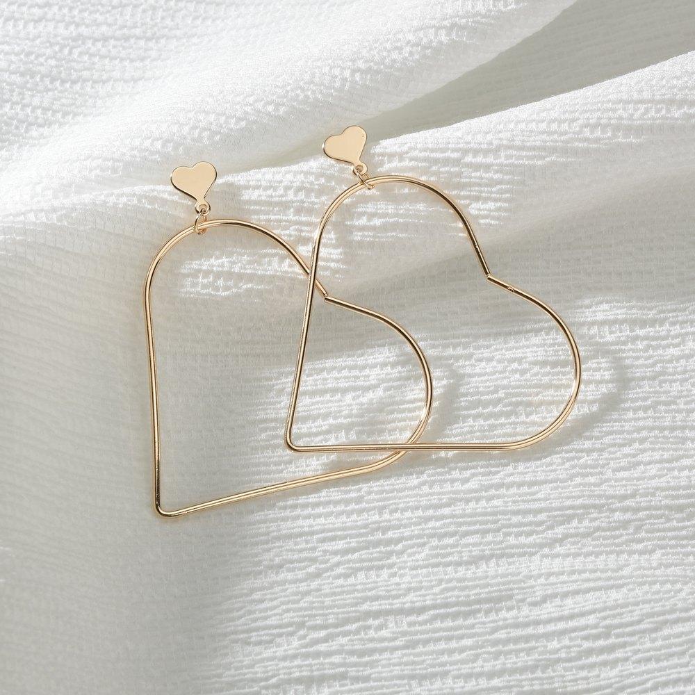 Simple Fashion Size Peach Heart Earrings Exaggerated Earrings Ladies Accessories