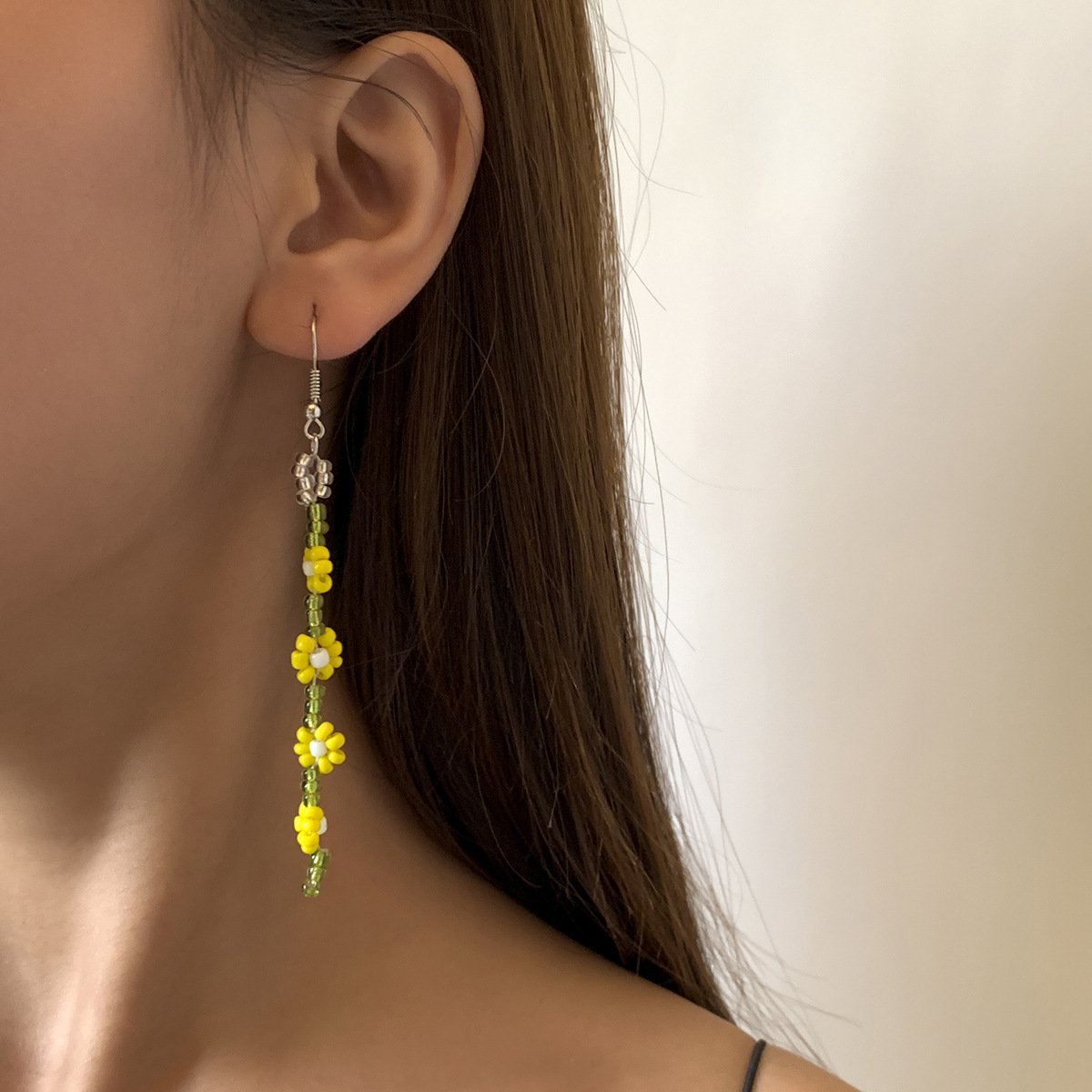 Bohemian daisy flower rice bead earrings female holiday hand-woven beaded earrings