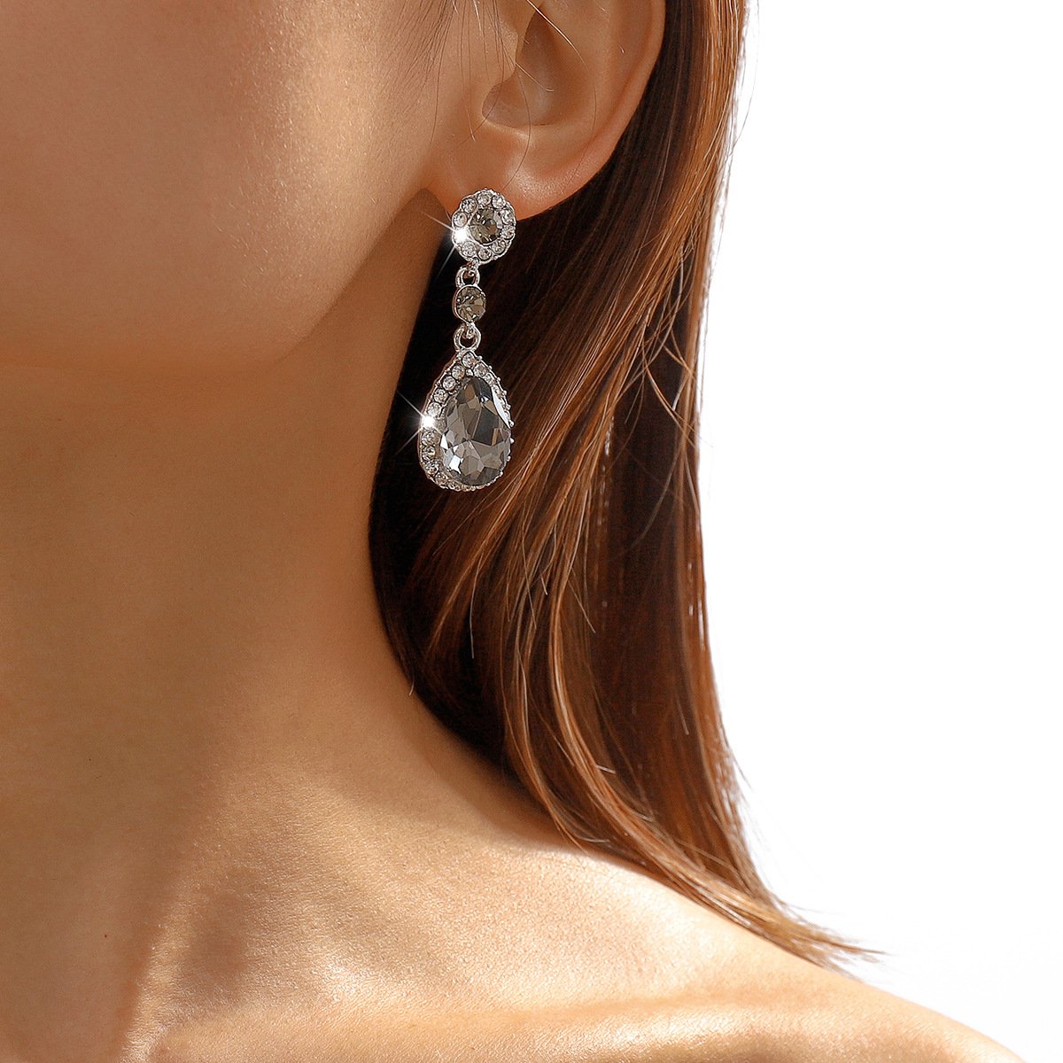 E1132 Fashion Retro Rhinestone Geometric Earrings Women's Palace Light Luxury Niche Simple Medieval Earrings