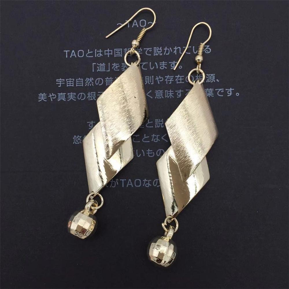 Exaggerated Surface Rhombus Bead Earrings Ladies Ear Jewelry Earrings Christmas Gift Style