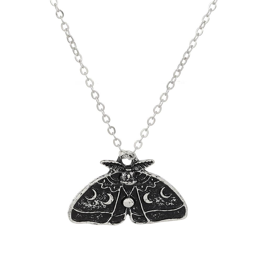 Gothic Dark Simple Butterfly Necklace Retro Fashion Creative Metal Old Butterfly Clavicle Chain Temperament Necklace