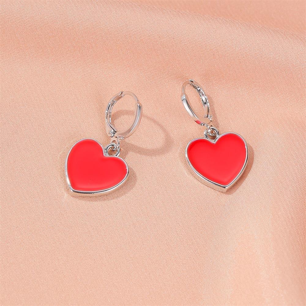 Sweet and playful red little heart earrings simple vitality girl peach heart earrings temperament internet celebrity earrings