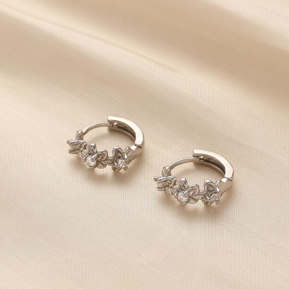 Classic Fashion Ladies Micro-inlaid Flower High-grade Crystal Zircon Super Flash Diamond Lazy Earrings Jewelry