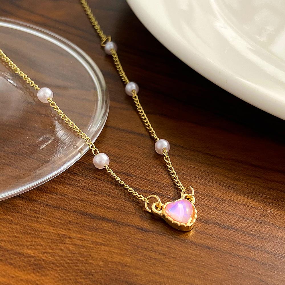 Ins Love Pearl Necklace Female Fashion Niche Peach Heart Pendant Clavicle Chain Sweet Simple Necklace