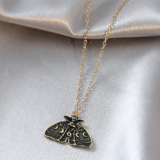 Gothic Dark Simple Butterfly Necklace Retro Fashion Creative Metal Old Butterfly Clavicle Chain Temperament Necklace