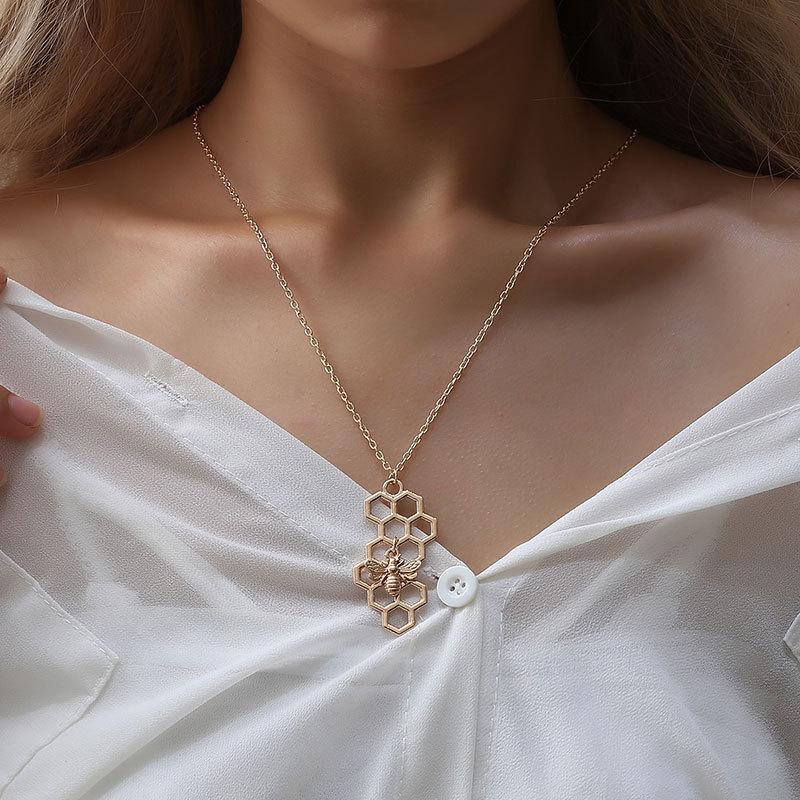 Hexagonal Honeycomb Necklace Fashion Creative Niche Design Bee Clavicle Chain Jewelry