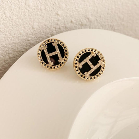 Niche design sense H letter earrings female Dongdaemun net red temperament trend earrings fashion personality earrings