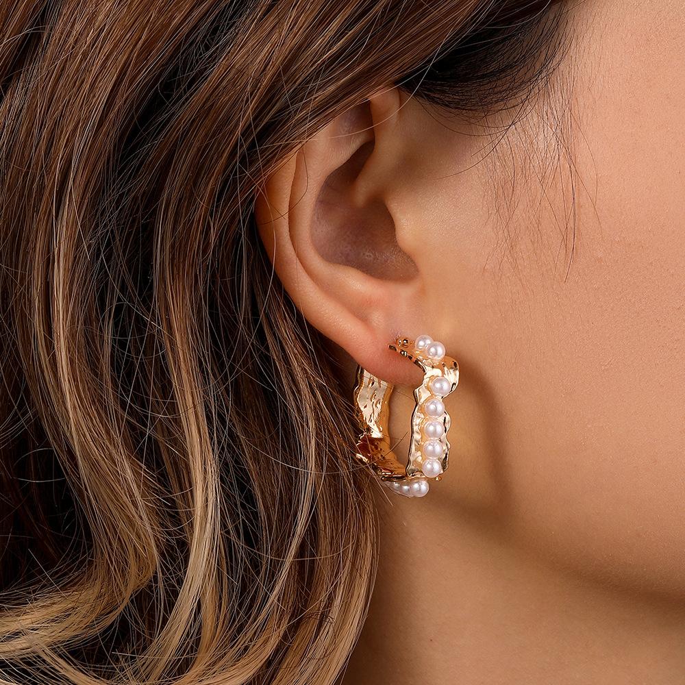 Light luxury, niche, high-end design, square geometry, irregular hammered pearl earrings, gentle temperament ear accessories