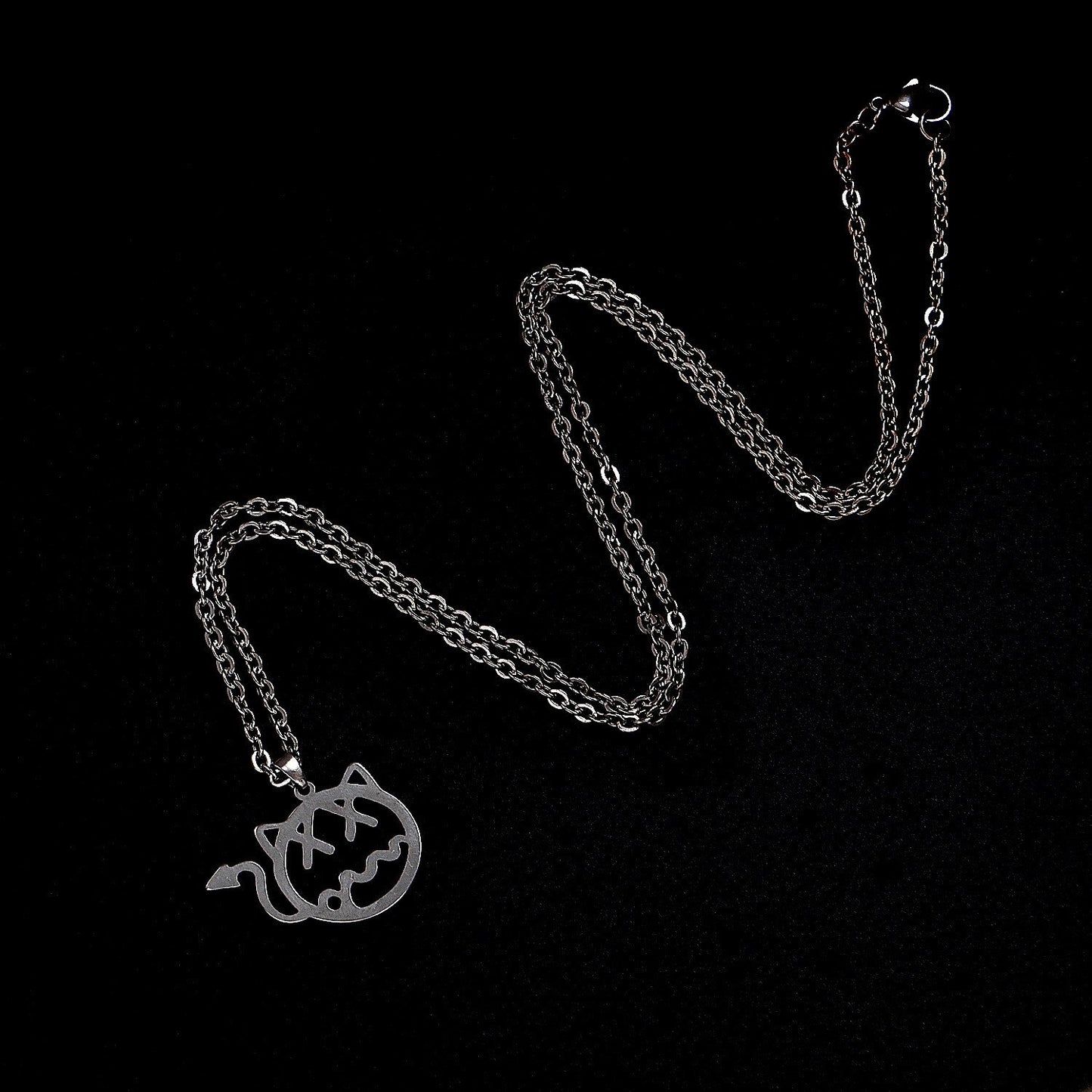 Wang Linkai's same style of little devil necklace men's trendy simple little ghost hip-hop net red trendy people jumping disco pendant necklace