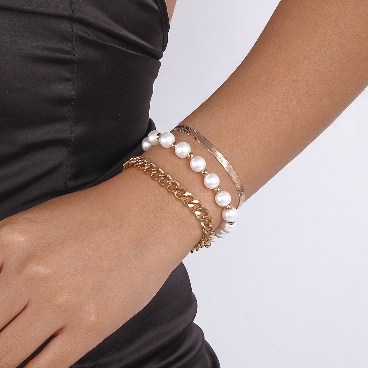 B1829 French Elegant Fragrance Bracelet Imitation Pearl Chain Beaded Temperament Fashion Snake Bone Chain Bracelet