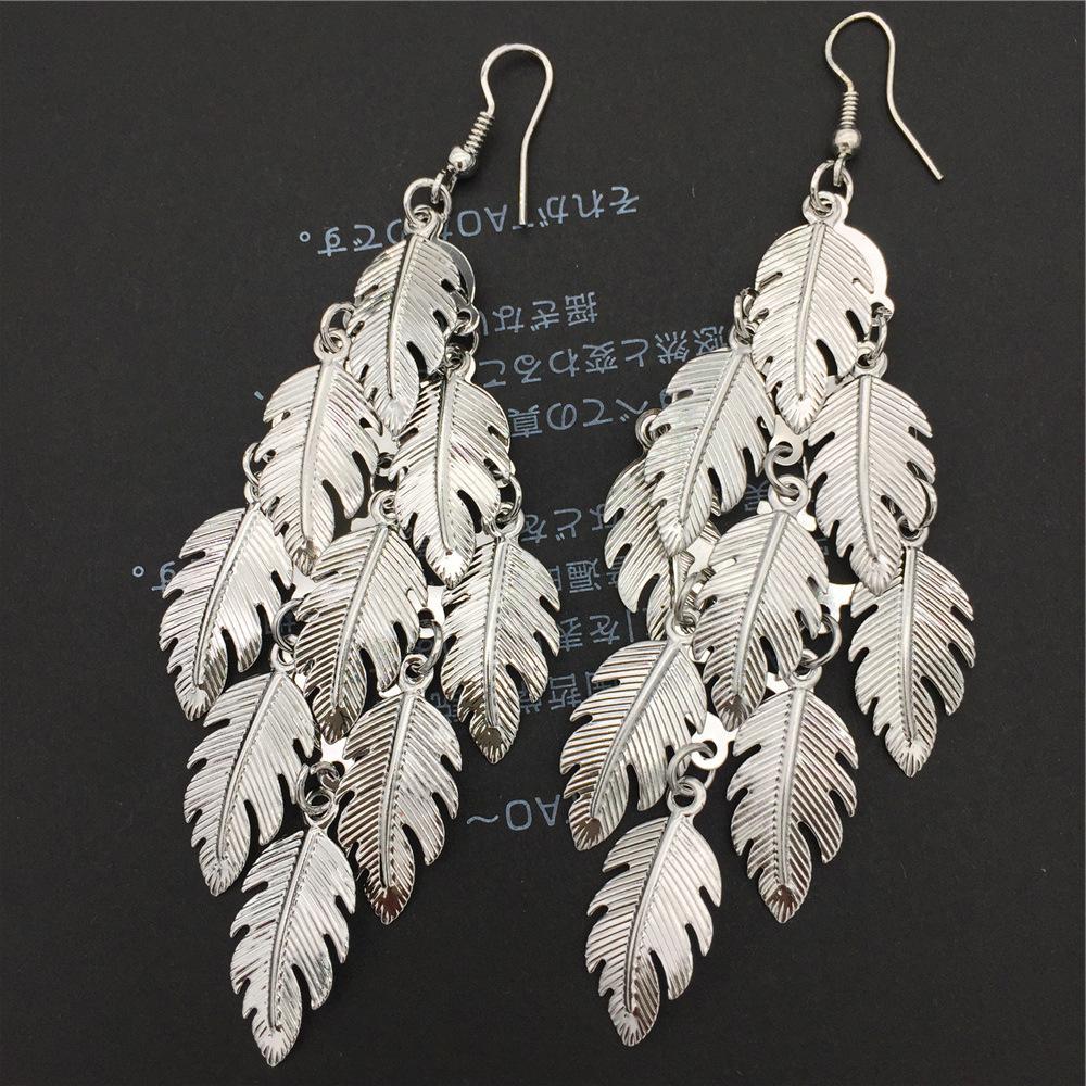 Direct Supply Fashion Metal Sheet Banana Leaf Ladies Earrings Pop Earrings