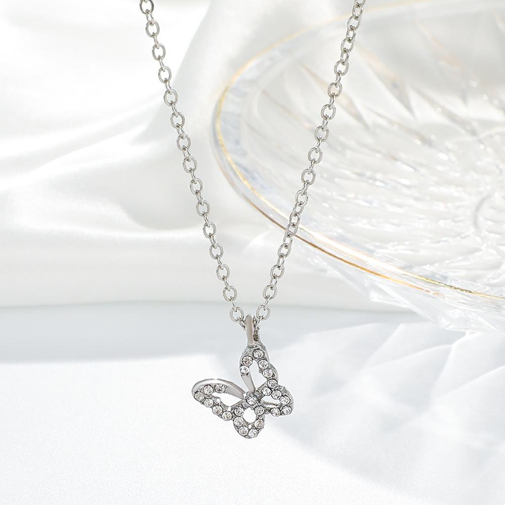 Ins hollow butterfly necklace female fashion light luxury niche design diamond butterfly pendant clavicle chain necklace