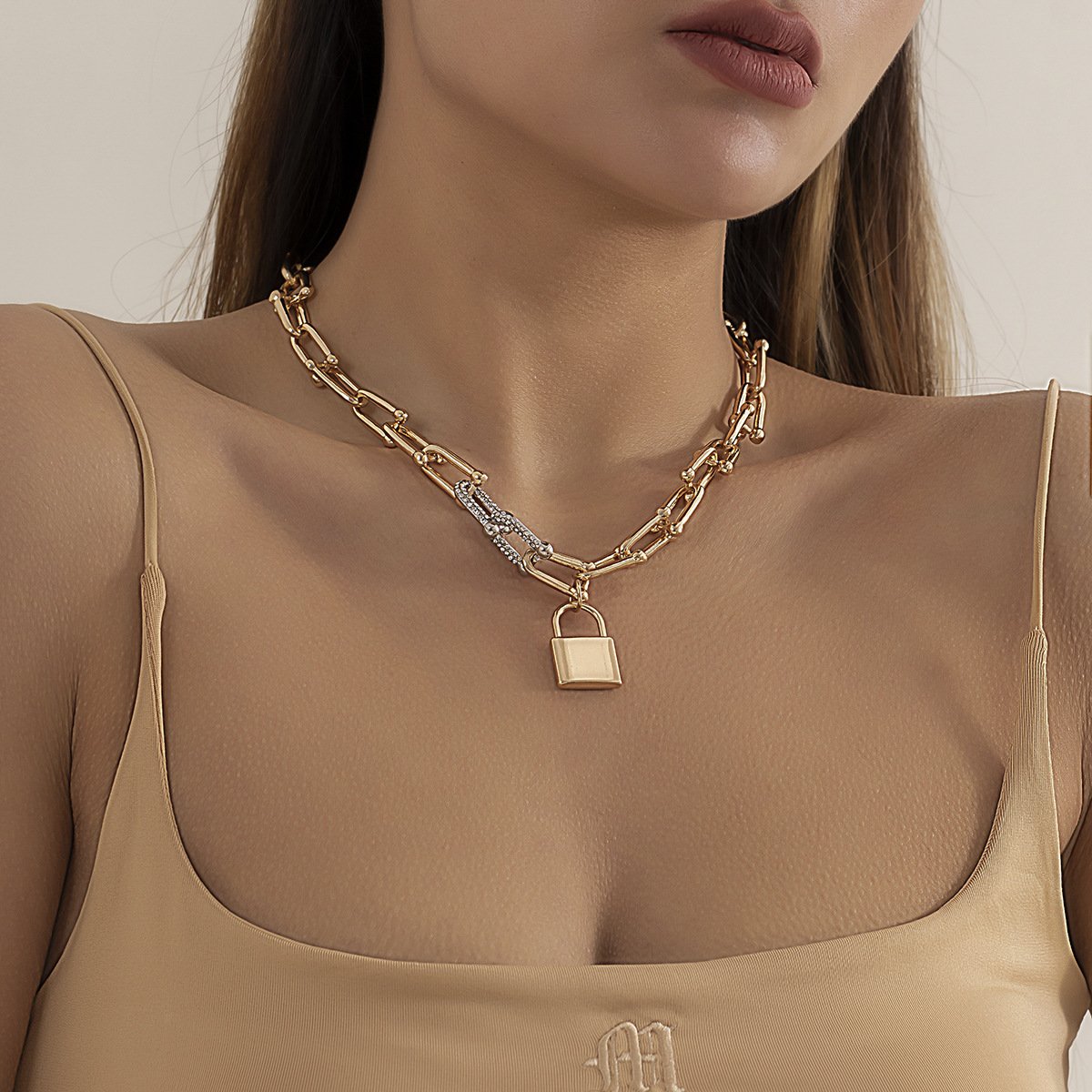 Jewelry Hollow Stitching Gold Geometric Necklace Mixed Color Full Diamond U-shaped Buckle Chain Lock Necklace Women