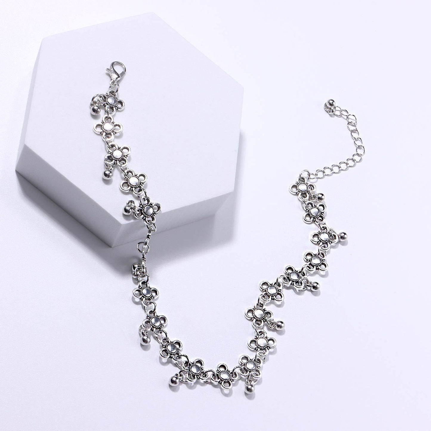 Exaggerated bohemian ethnic fashion arm chain pattern pattern beautiful accessories
