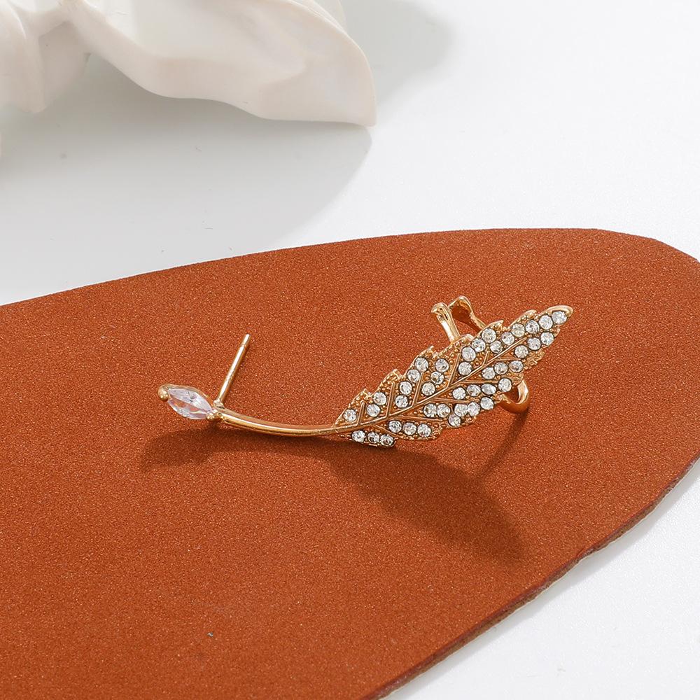 Ins full diamond leaf ear clip female fashion creative temperament micro-inlaid zircon leaf earrings Mori ear bone clip