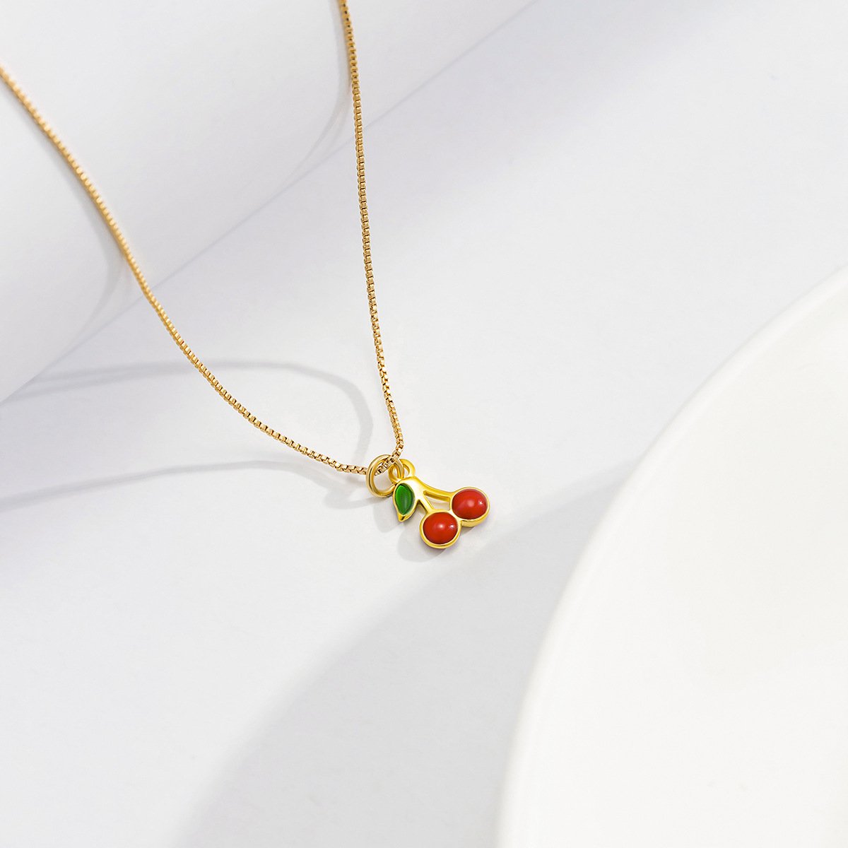 Sweet and simple dripping oil small cherry pendant necklace versatile metal chain clavicle necklace choker