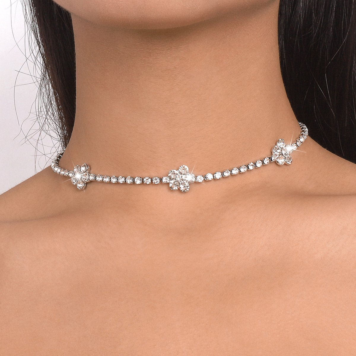N1649 Temperament single-layer necklace claw chain rhinestone flower light luxury necklace simple personality show necklace