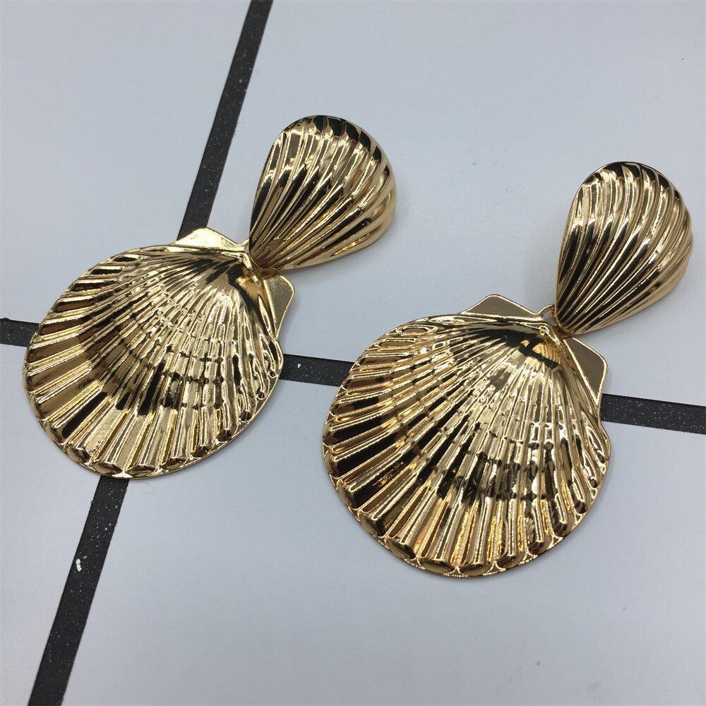 Gold metal scallop earrings exaggerated atmospheric party performance shell earrings