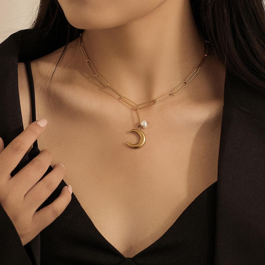 Simple stainless steel gold-plated short collarbone necklace temperament cold moon pearl titanium steel necklace
