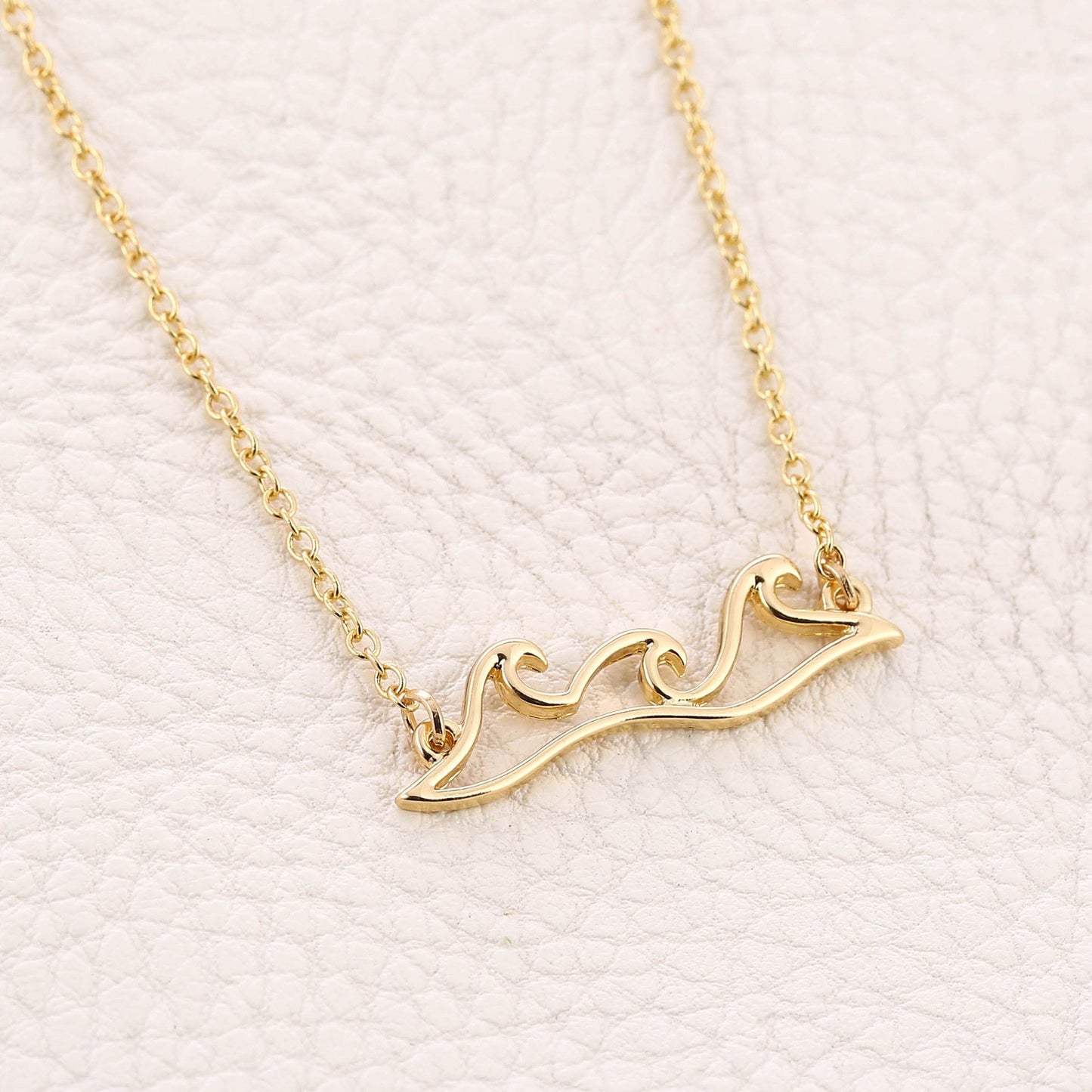 Popular Jewelry Temperament Wave Necklace Geometric Pendant Female Necklace