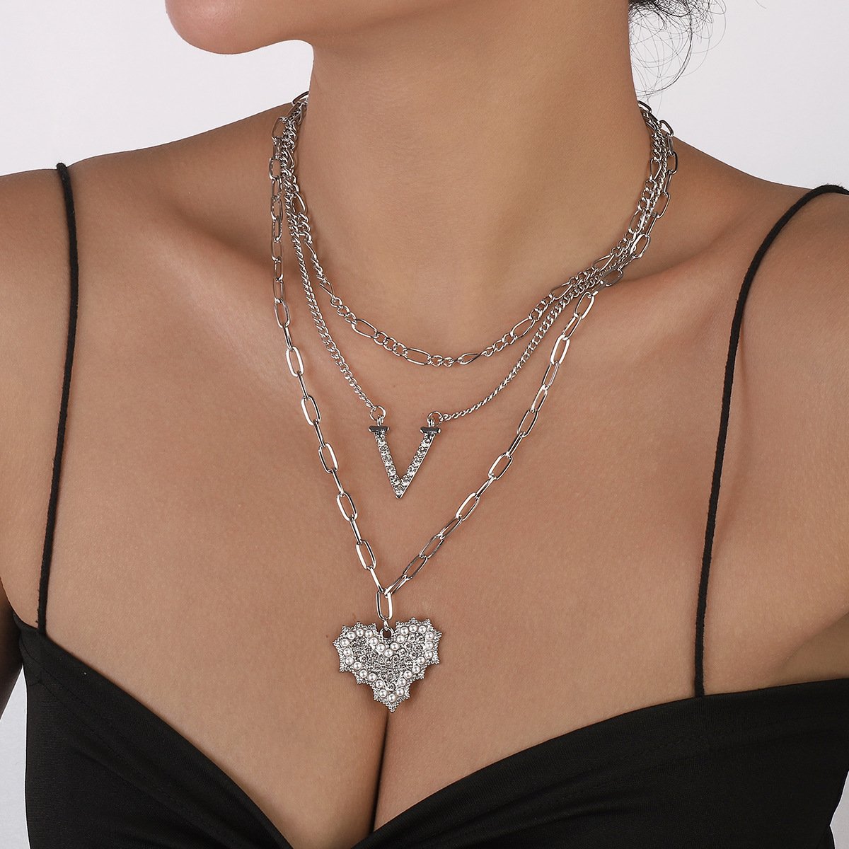 N1174 Exaggerated stacked geometric heart necklace imitation pearl rhinestone micro-inlaid V-shaped hip-hop punk necklace