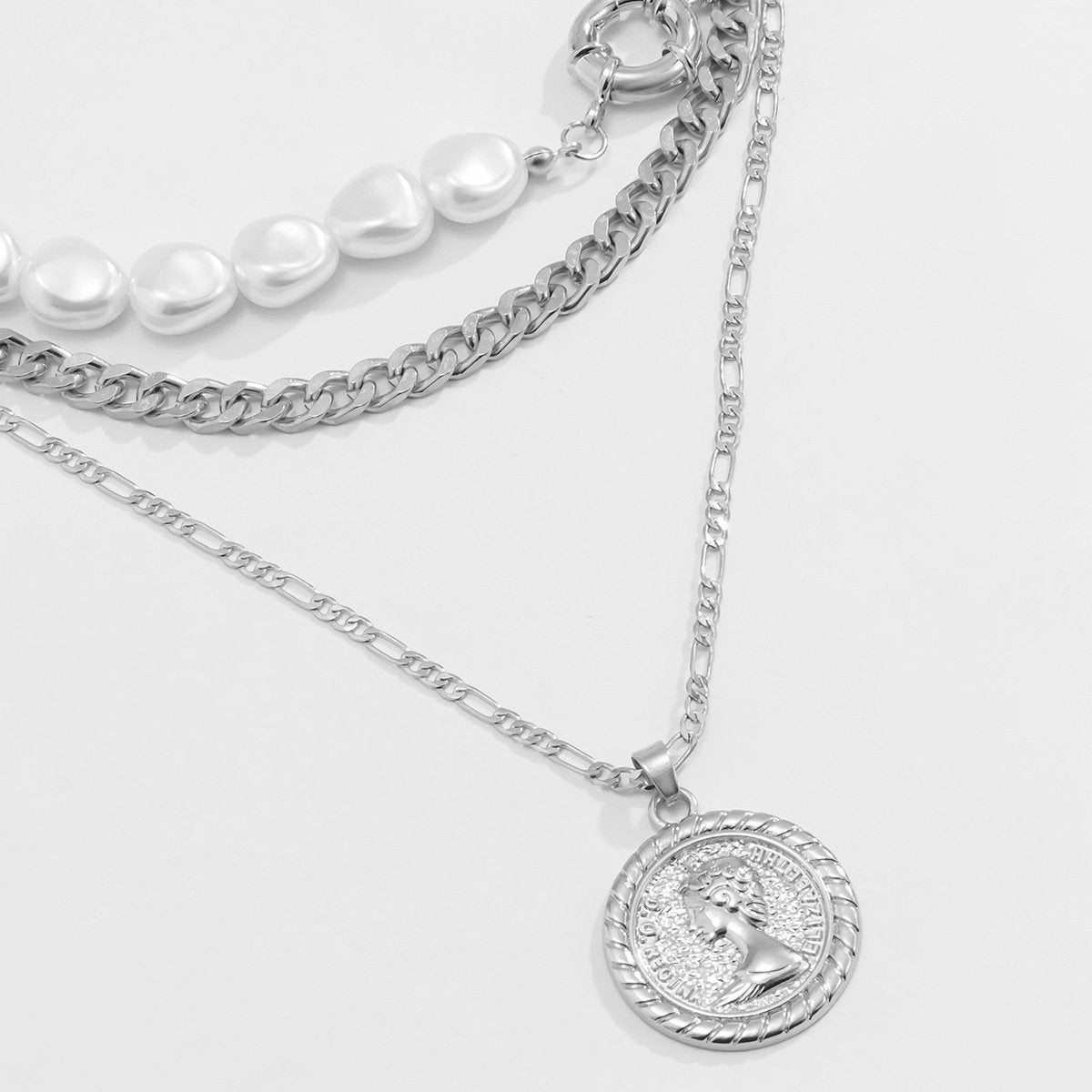 Jewelry Temperament Imitation Pearl Chain Stitching Necklace Retro Hip Hop Queen Avatar Pendant Necklace