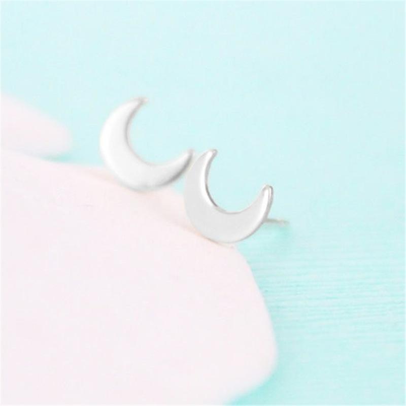 Simple fashion crescent moon small fresh earrings popular earrings earrings