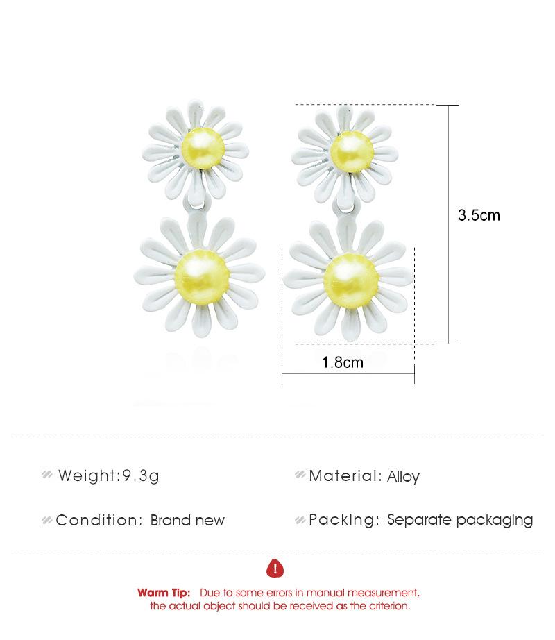 Fresh small daisy earrings temperament simple flower earrings net red girl Mori alloy earrings female