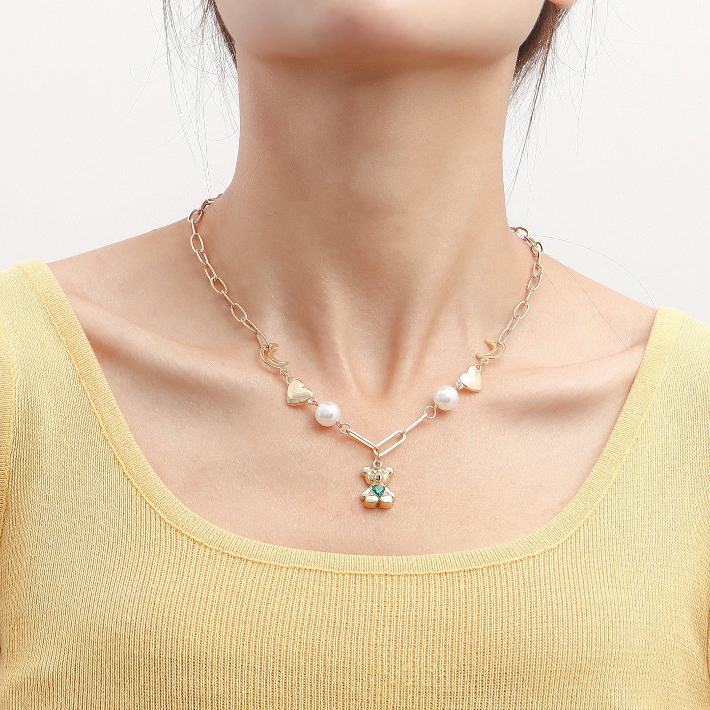 Jewelry hip-hop simple and exquisite clavicle chain love crescent bear necklace female ins fashion necklace
