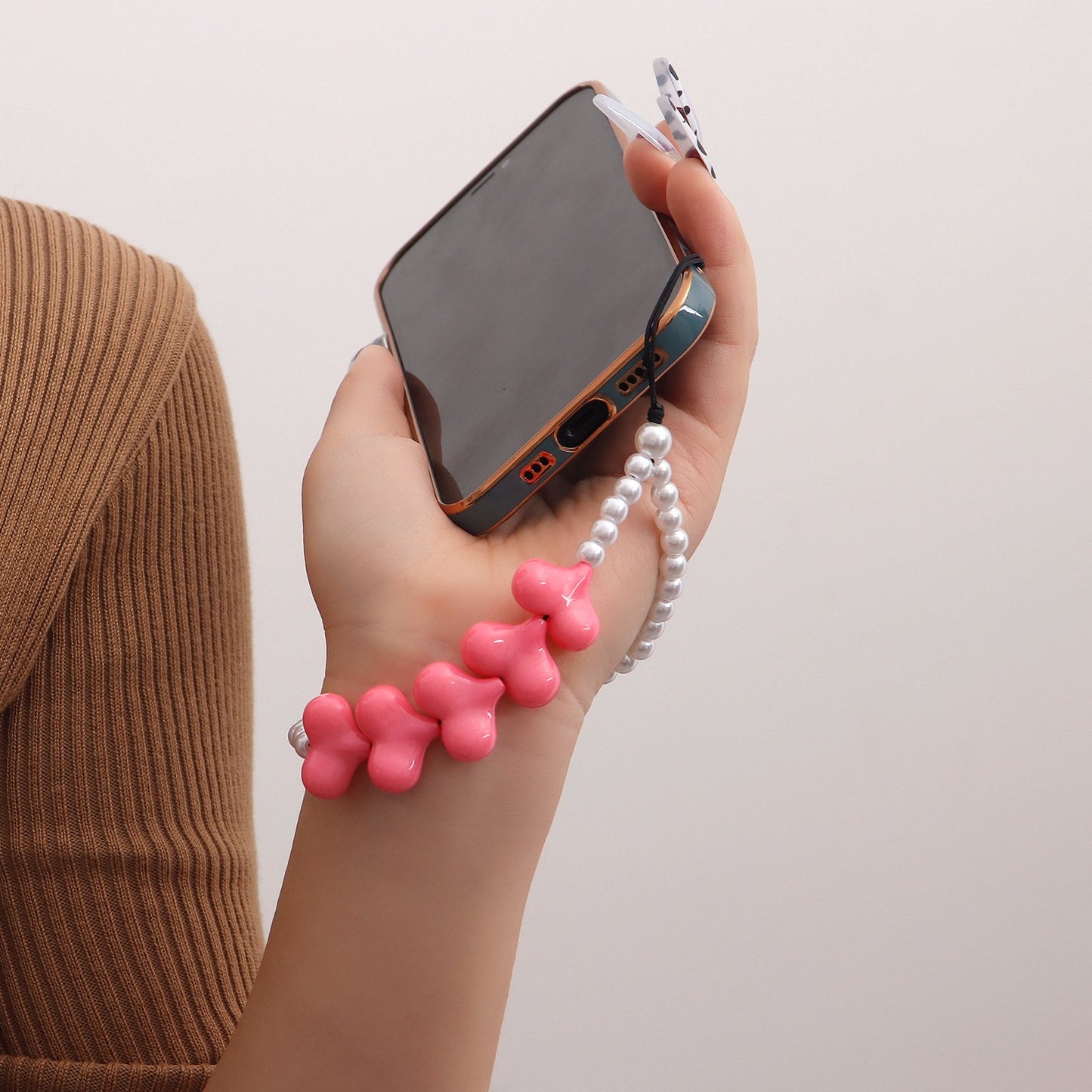 Jewelry Pink Exaggerated Geometric Love Mobile Phone Chain Female Acrylic Pearl Mobile Phone Anti-lost Lanyard