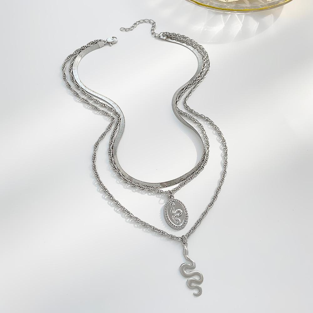 Fashion retro multi-layer snake necklace ins cold metal long sweater chain animal clavicle chain female
