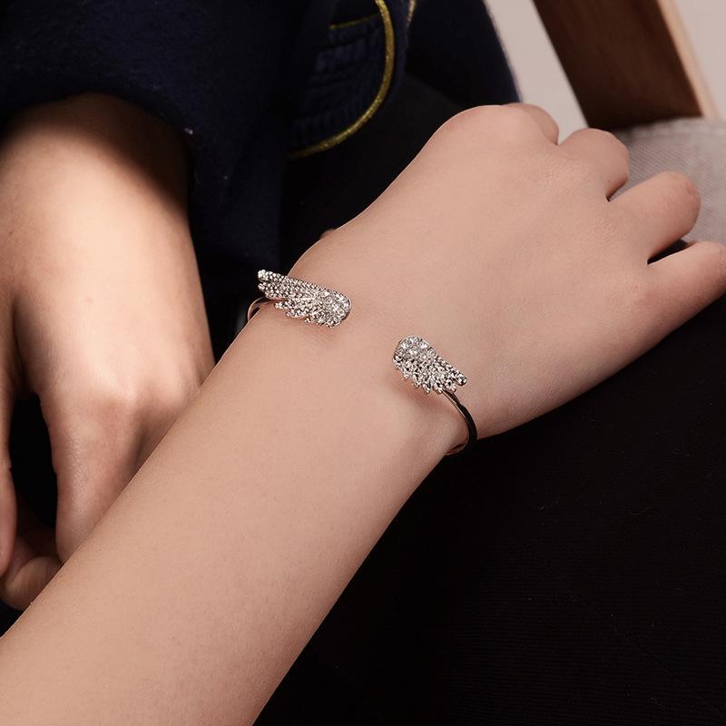 Creative jewelry fashion angel wings diamond bracelet female personality opening with diamond bracelet