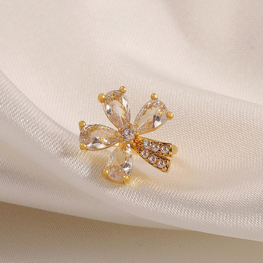 Simple zircon flower ear clip without ear hole ins fashion temperament five petal ear bone clip sweet earrings