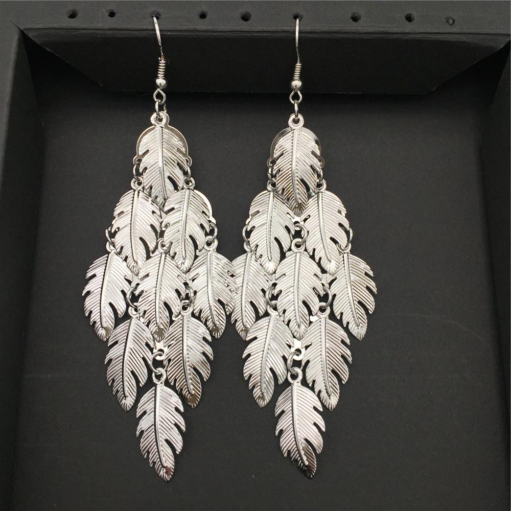 Direct Supply Fashion Metal Sheet Banana Leaf Ladies Earrings Pop Earrings