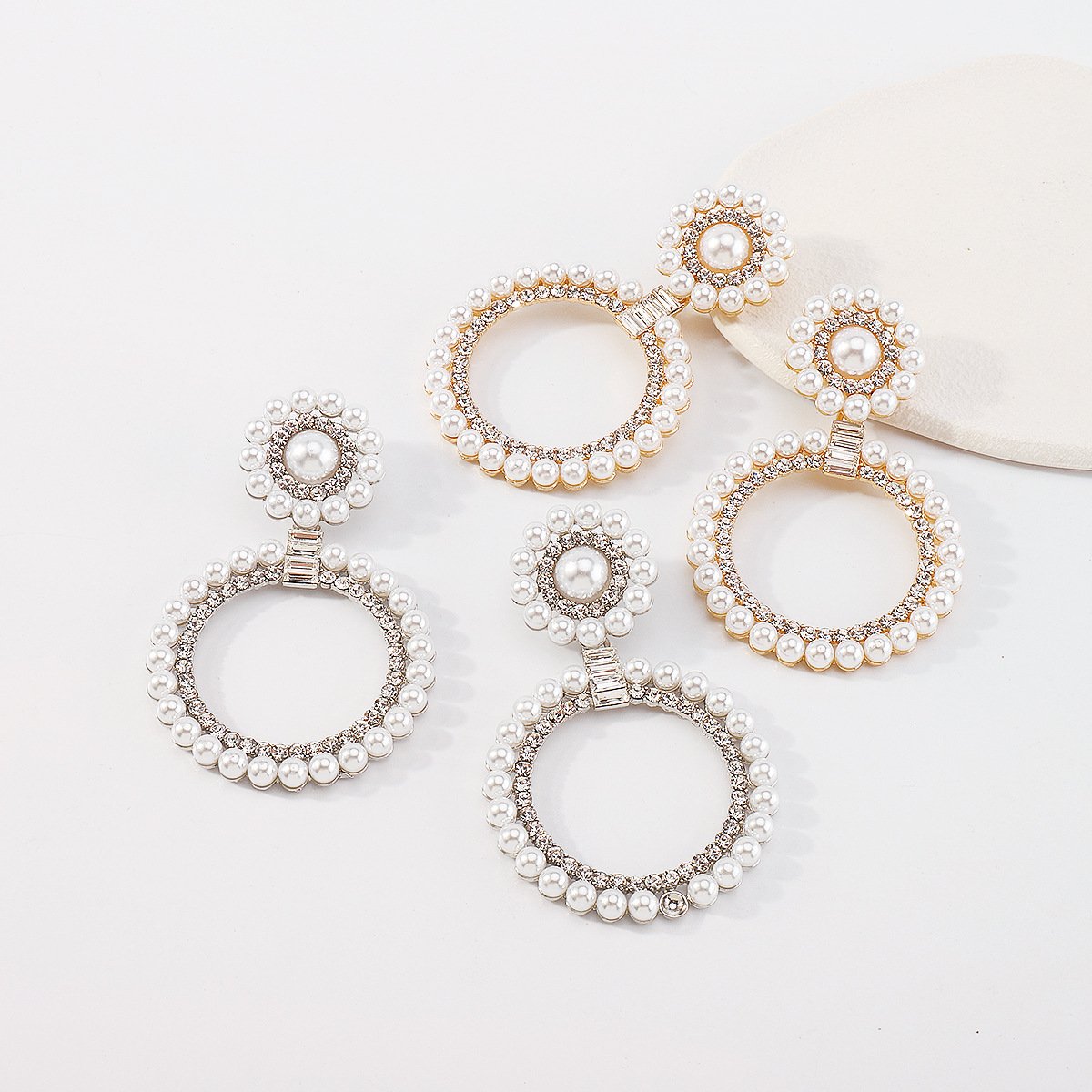 E1447 Exaggerated Circle Earrings Pearl Rhinestone Temperament Light Luxury Earrings Personality Lady Fashion Earrings