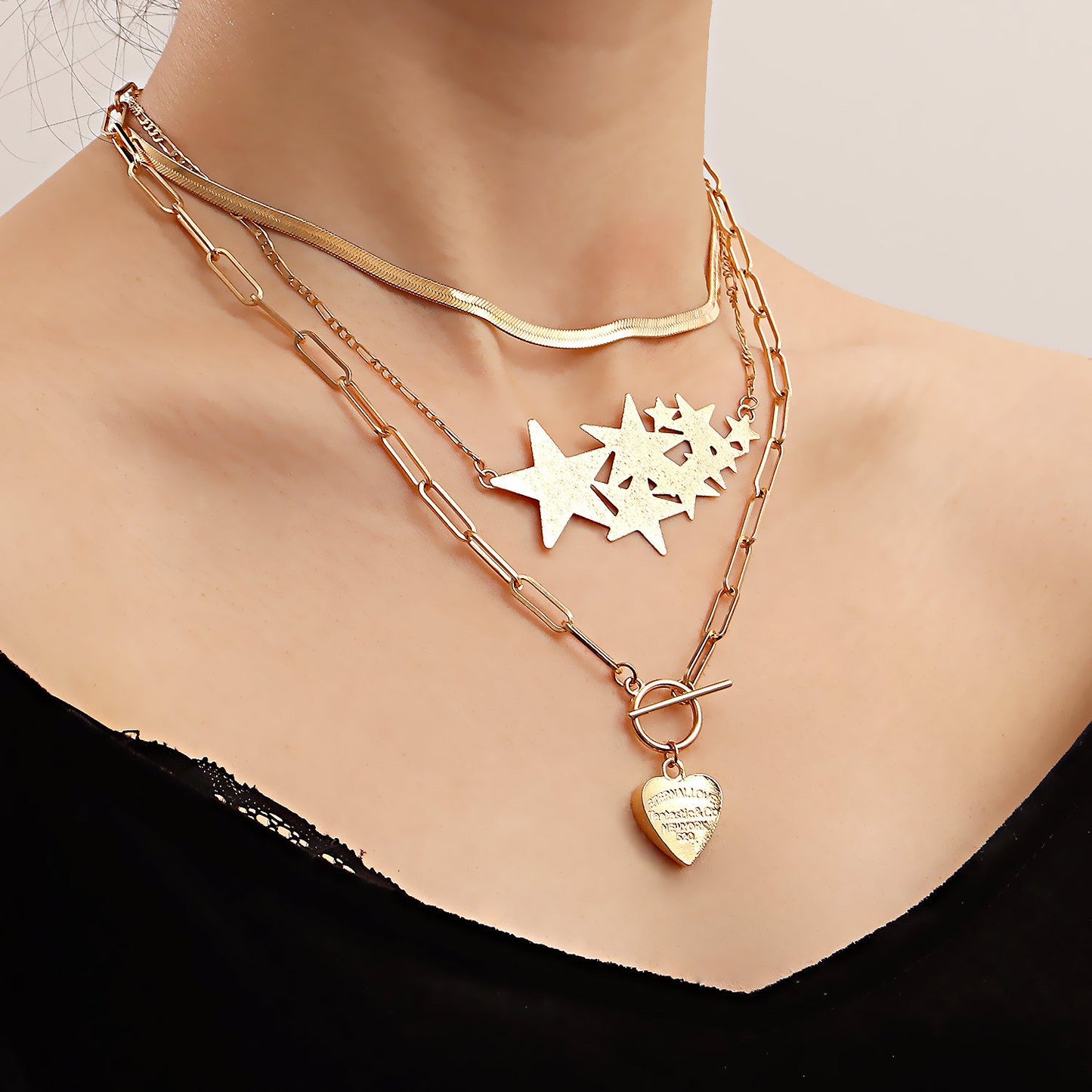Retro fashion multi-layered simple love five-pointed star pendant necklace ins clavicle chain jewelry