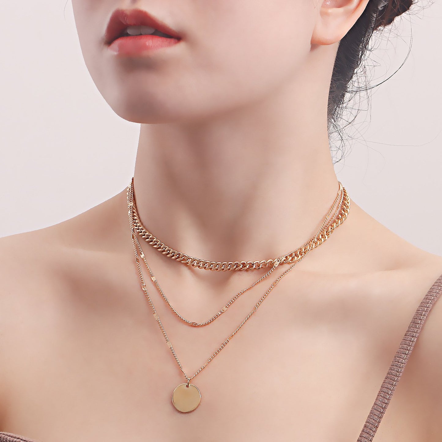 Jewelry punk geometric disc pendant necklace female niche design sense light luxury choker