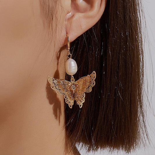 Niche fashion metal hollow multi-layer butterfly earrings temperament baroque freshwater pearl earrings women